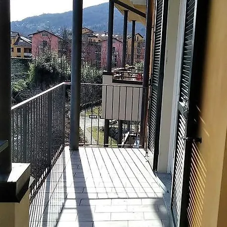 Silvia Con Vista Lago *